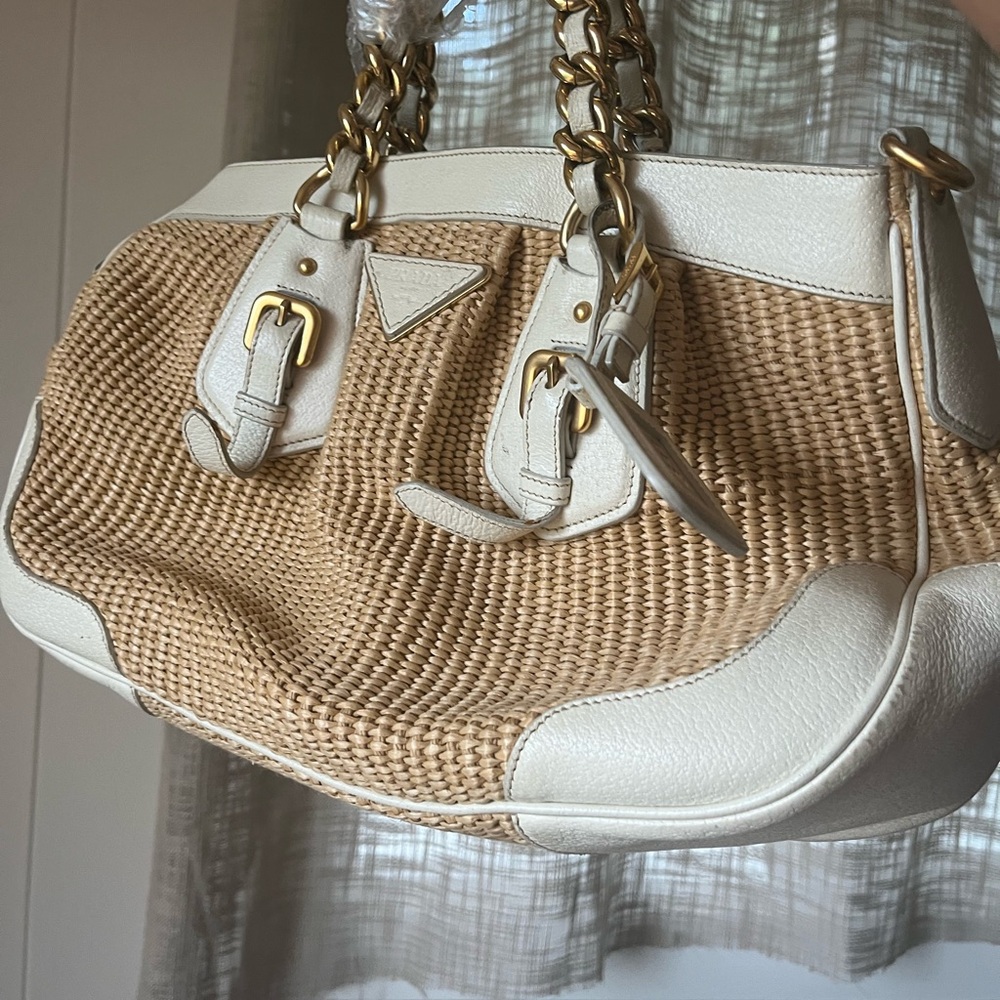 PRADA BAG WITH SHOULDER STRAP.